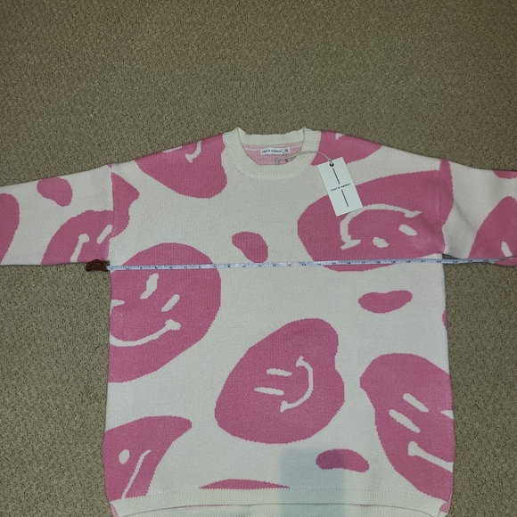 Moon & Madison Smiley NEW SIZE X Small Oversized 22 PTP Sweater Pink & White - Picture 8 of 9